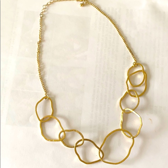 Jewelry - Gold loop Necklace